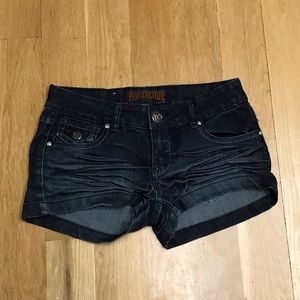 Free Culture size 3 shorts